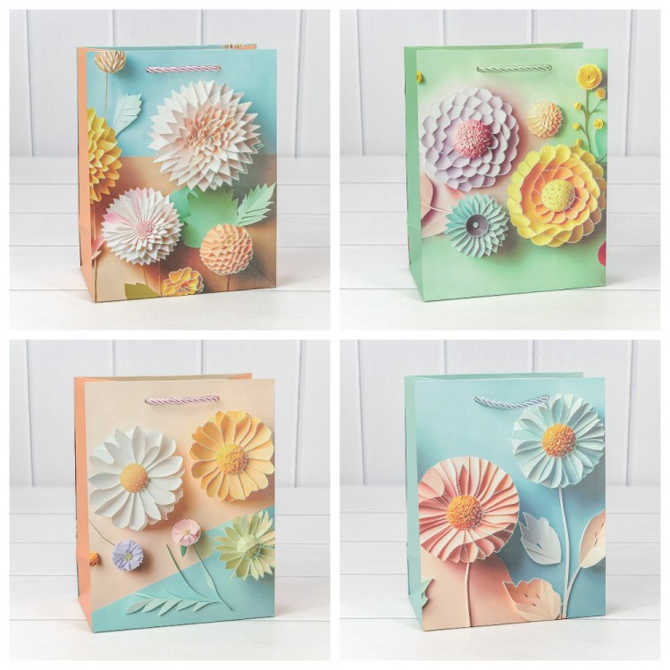 Пакет подарочный с блёстками "Цветы" (микс 261) 18*23*10 210г 1/20 1/360 Арт: 000261E