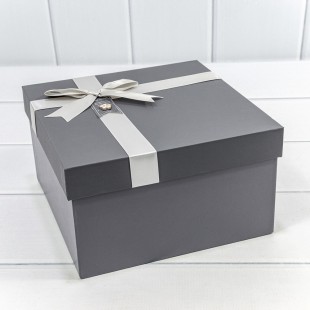Коробки Квадратные Набор 1/3 21*21*12,3 с бантиком и цветочком Серый 1/18 Арт: 721621/1